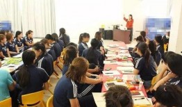 五一今日爆料王老师教学,王老师如何匠心独运，培育学子成才